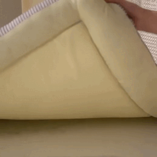 Cooling Dog Bed Pet Cool Mat – Instant Relief, All-Season Comfort
Non-Slip & Safe Design